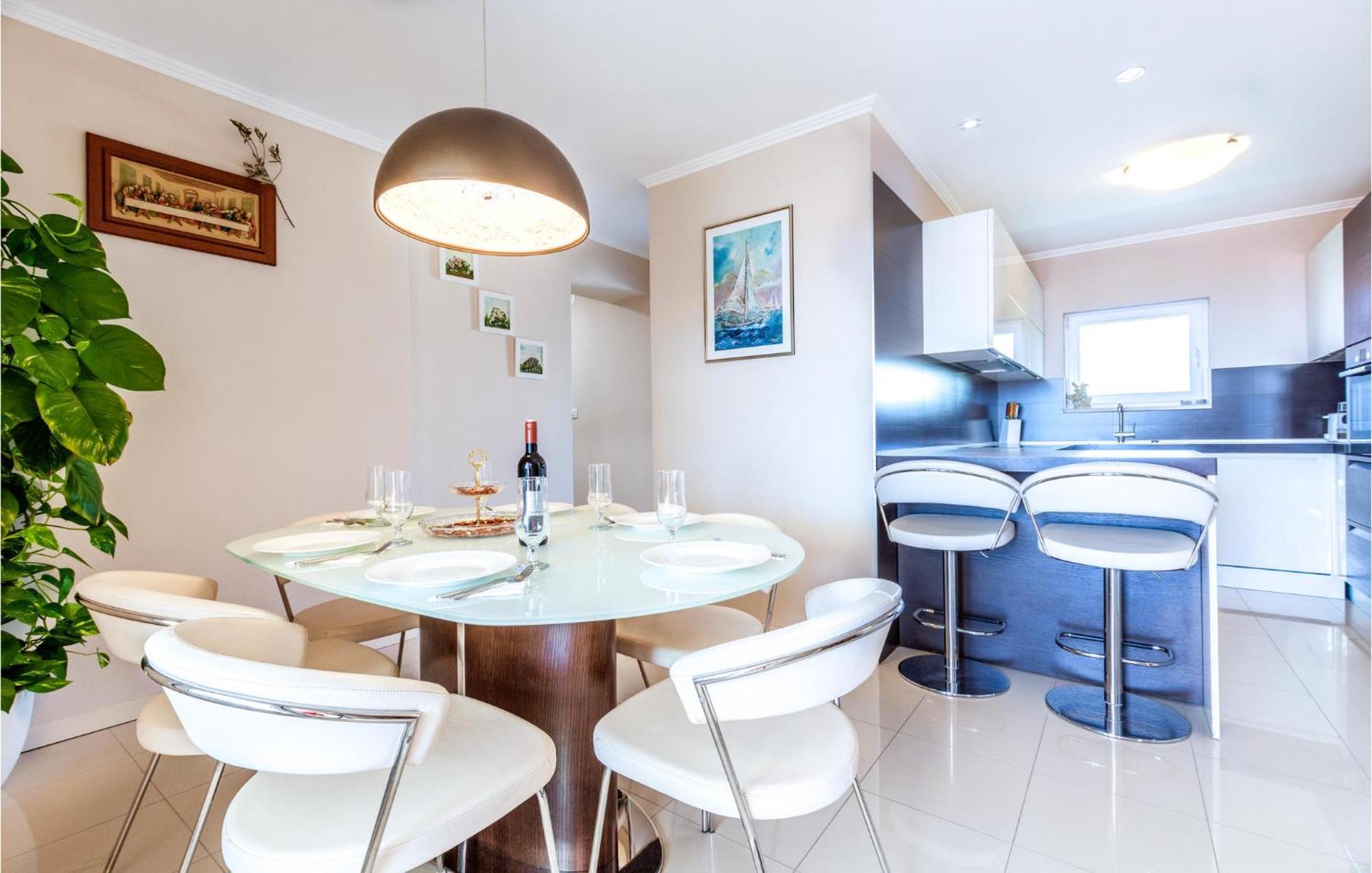 Beautiful Apartment In Split With Kitchen Eksteriør billede